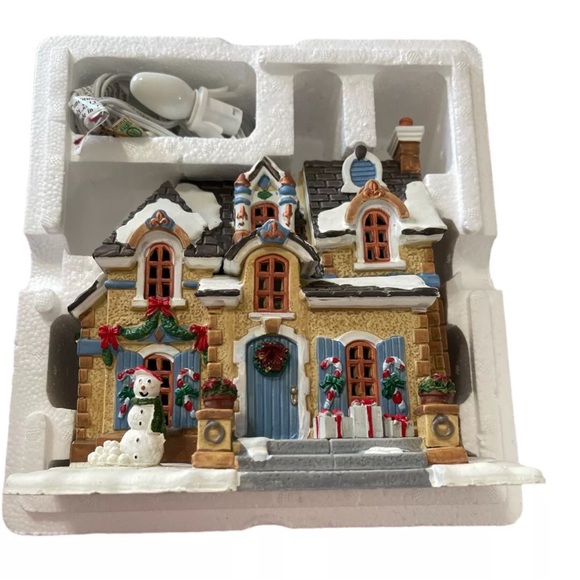 Lemax Christmas Village Pierre's Christmas Building IOB EUC 2013 Retired - Picture 7 of 9